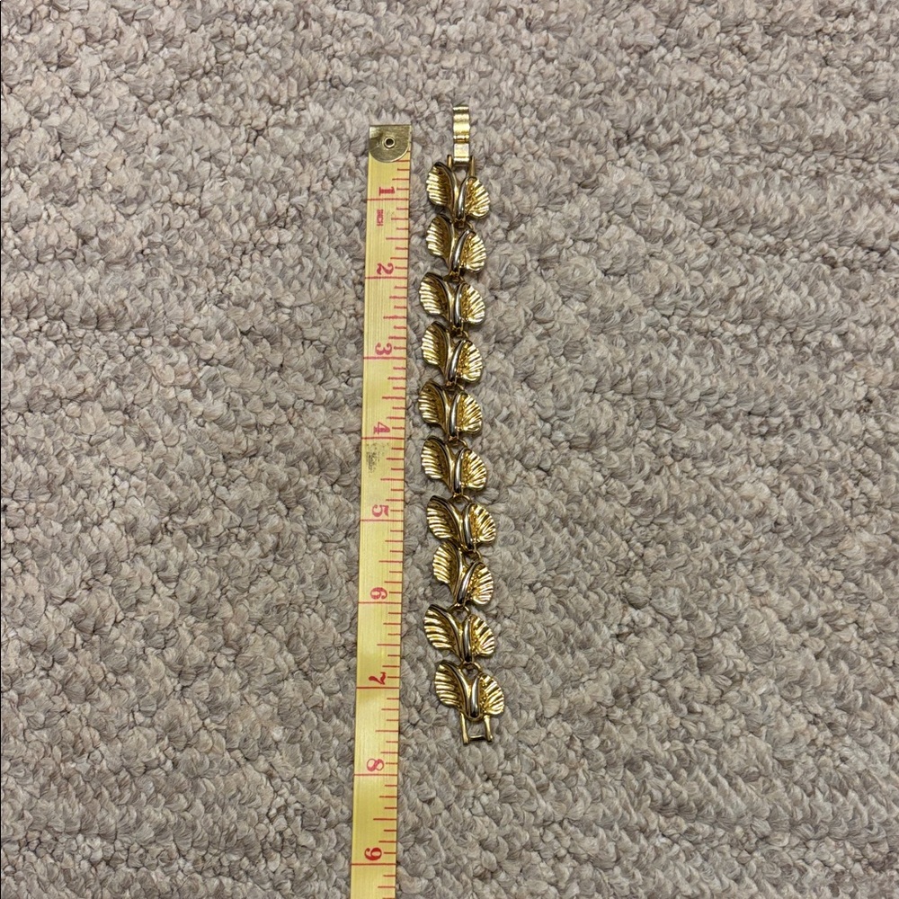 Gold tone Leaf Link Bracelet